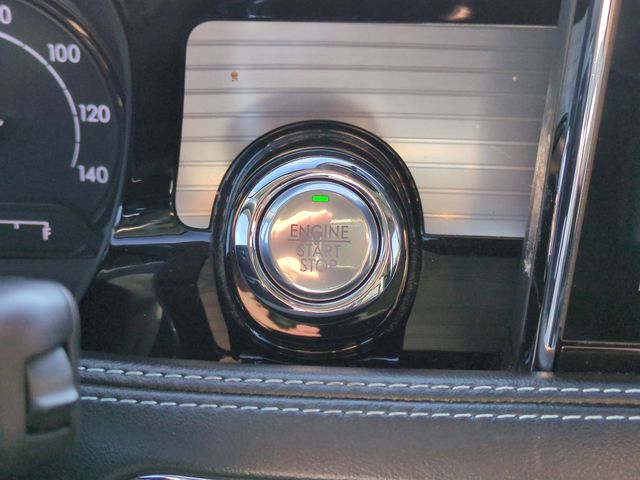Used 2020 White Lincoln Standard image 26