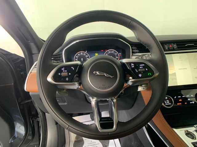 2024 Jaguar F-PACE P250 20