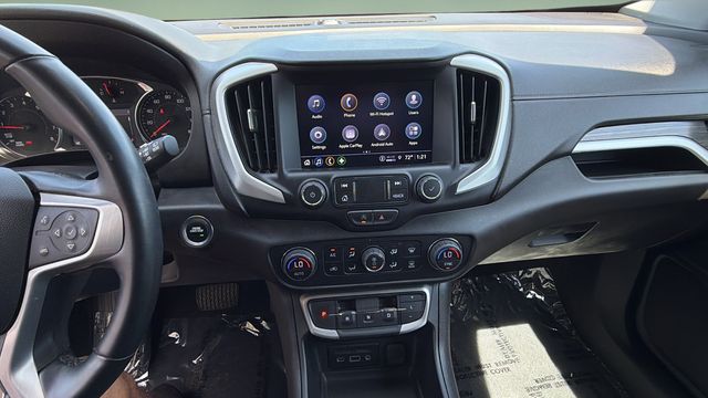 Used 2024 White GMC SLT image 25