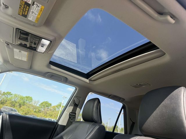 Used 2022  Toyota Limited image 17