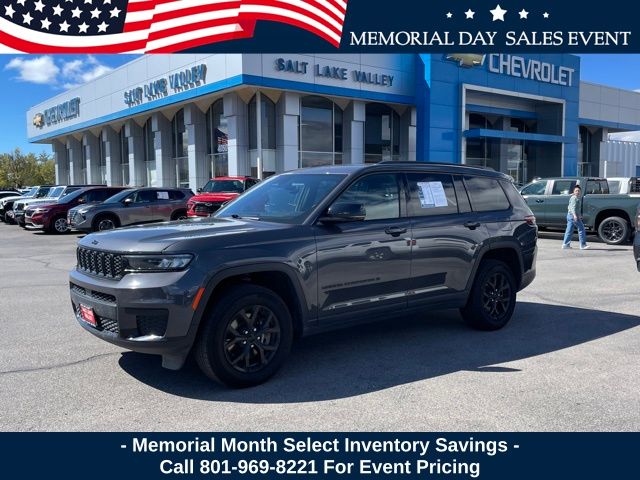Baltic Gray Metallic Clearcoat 2024 Jeep Grand Cherokee L Altitude 4WD SUV / Crossover Four-Wheel Drive 8-Speed Automatic