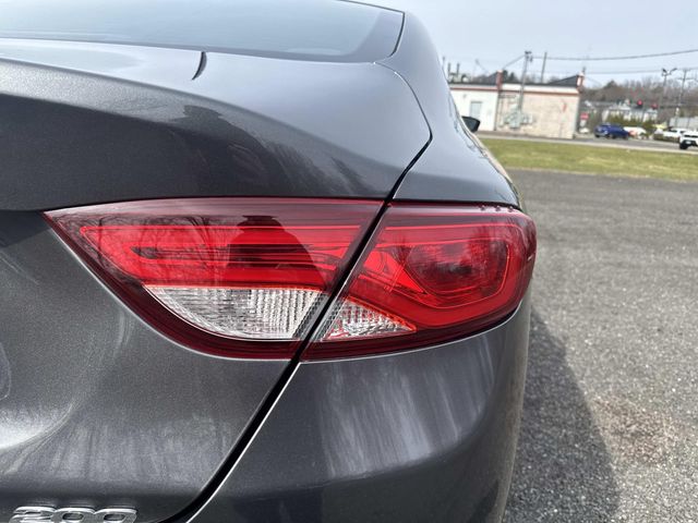 2015 Chrysler 200 - Image 7