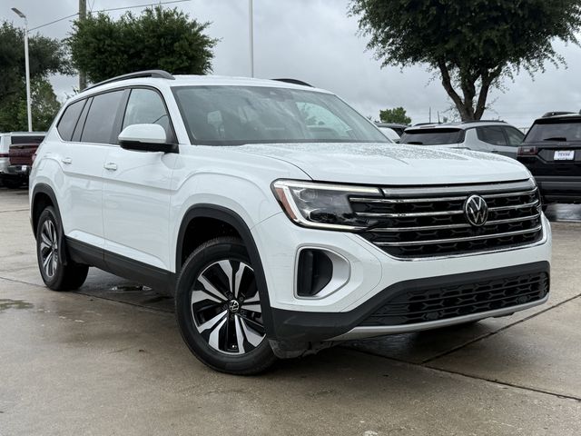 2024 Volkswagen Atlas 2.0T SE White at DeMontrond Ford