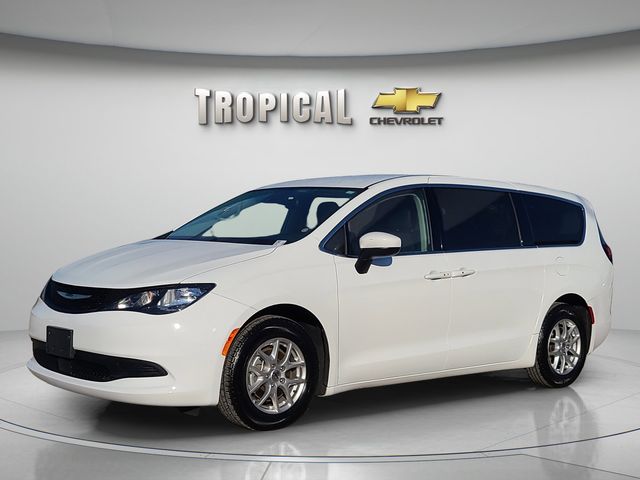 2023 Chrysler Voyager LX FWD