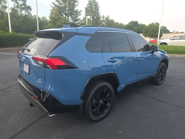 2023 Toyota RAV4 SE - Photo 8