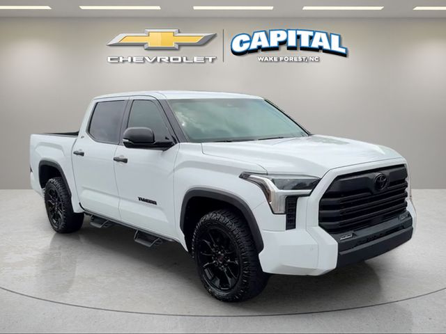 Used 2022 White Toyota SR5 image 7