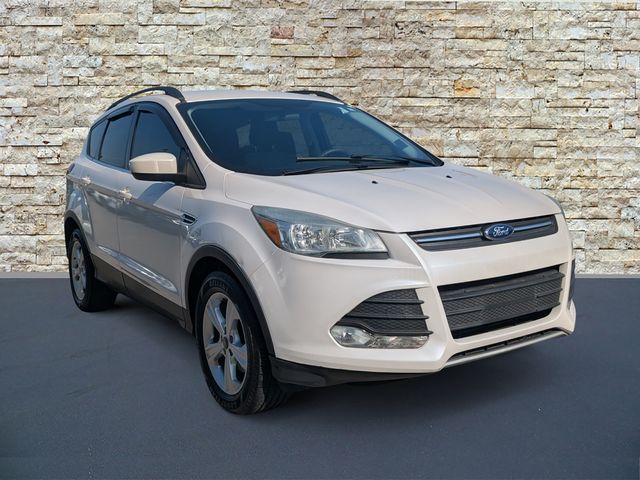 White Platinum Clearcoat Metallic 2016 Ford Escape SUV / Crossover Front-Wheel Drive 6-Speed Automatic
