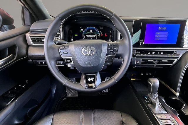Used 2025 Toyota Camry SE 4D Sedan