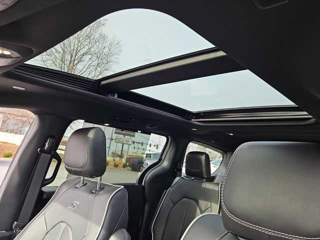 New 2026 White Chrysler Limited image 14