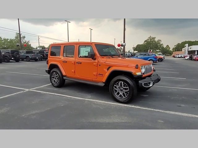 2025 Jeep Wrangler 4-Door Sahara 4x4