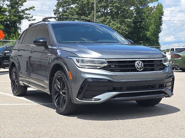 2022 Volkswagen Tiguan 2.0T SE R-Line Black:169404A