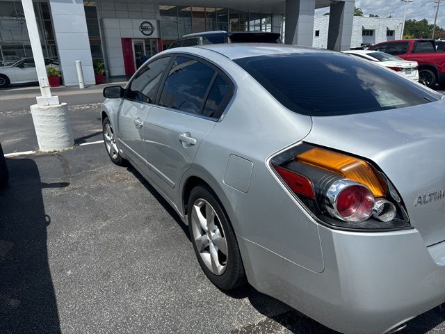 2011 Brilliant Silver Metallic Nissan Altima 2.5 FWD Sedan