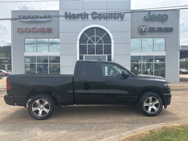 Diamond Black Crystal Pearlcoat 2025 RAM 1500 Tradesman Quad Cab 4WD Pickup Truck Four-Wheel Drive 8-Speed Automatic