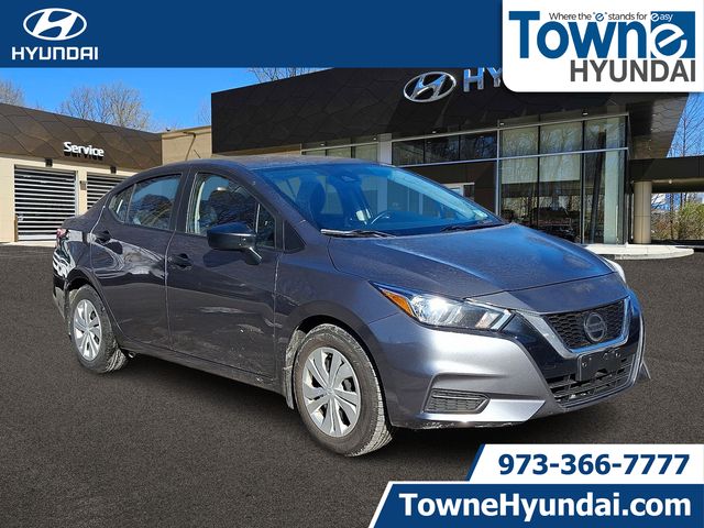 2022 Nissan Versa S FWD