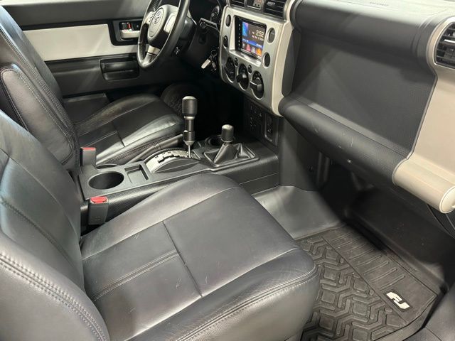 2008 Toyota FJ Cruiser Base 31