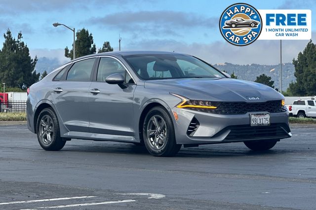 Silver 2022 Kia K5 Sedan Front-Wheel Drive 8-Speed Automatic