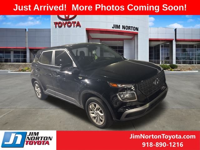 2022 Hyundai Venue SE's photo