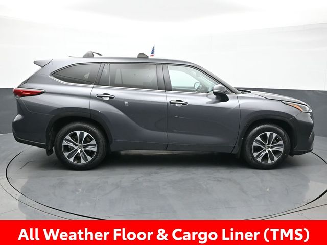 2021 Toyota Highlander XLE 8