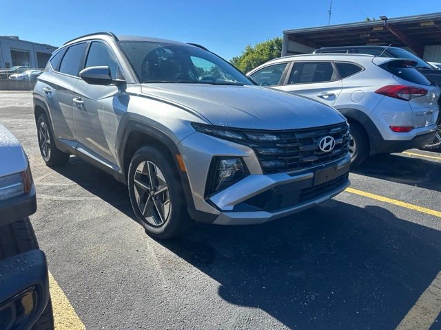 Shimmering Silver 2025 Hyundai Tucson SEL AWD SUV / Crossover All-Wheel Drive 8-Speed Automatic