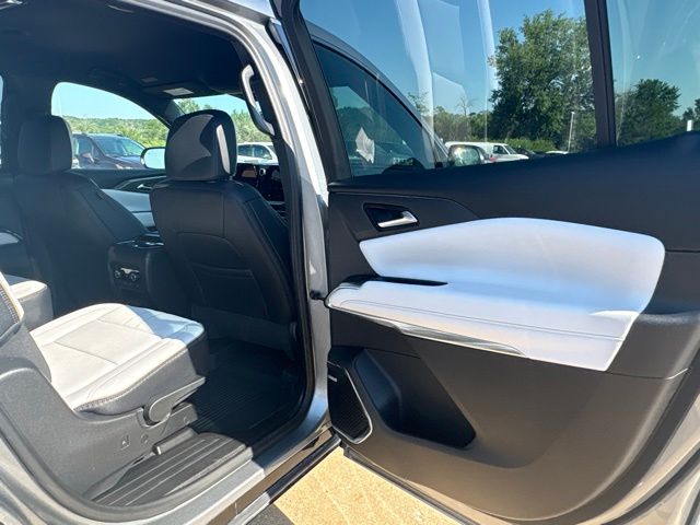 Used 2026 Chevrolet Traverse SUV