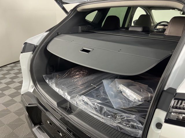2025 Everest White Pearl Tricoat Nissan Murano Platinum AWD SUV