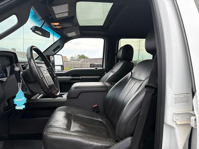 Used 2012 White Ford Lariat image 9