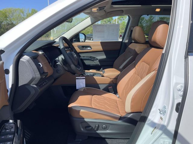 New 2026 White Nissan Platinum image 15