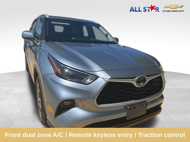 2023 Toyota Highlander XLE FWD
