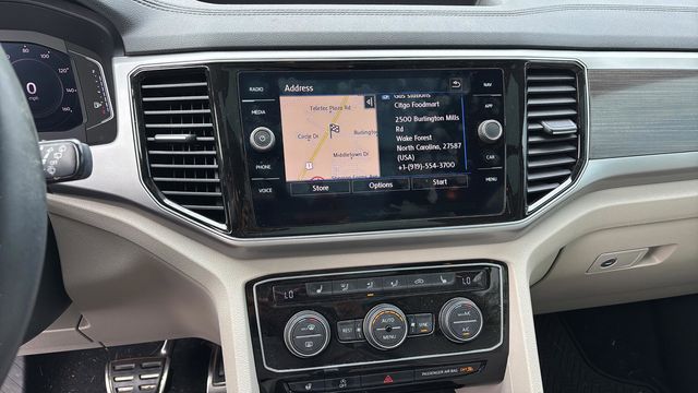 Used 2019 Black Volkswagen 3.6L V6 SEL R-Line image 24