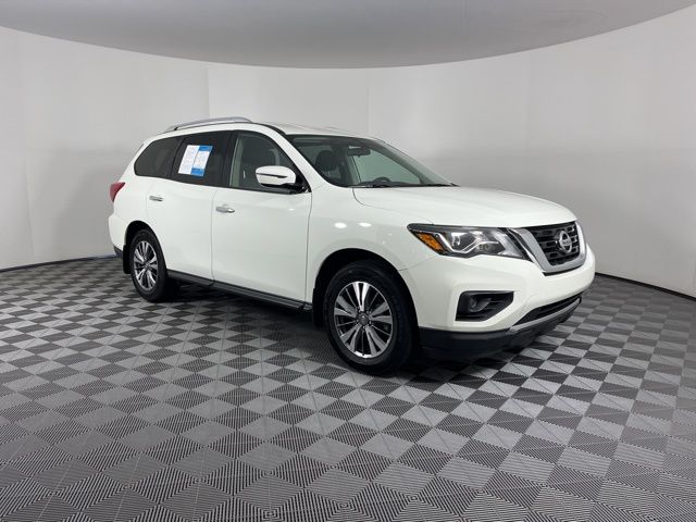 2020 Nissan Pathfinder S 3