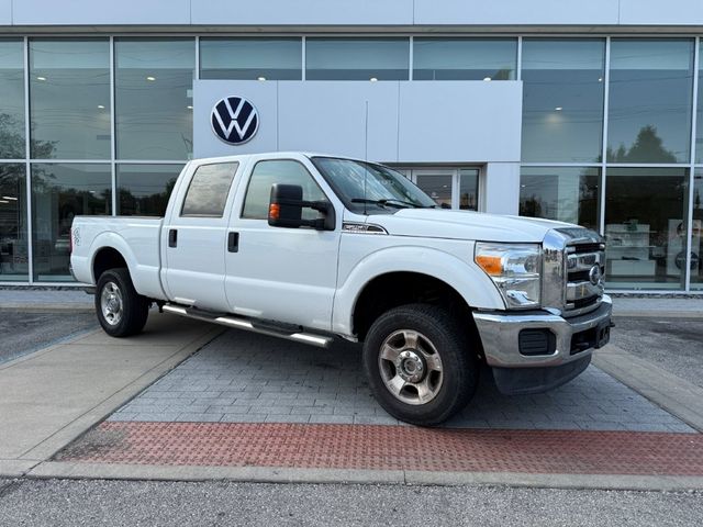 White 2016 Ford F-250 Super Duty Pickup Truck Four-Wheel Drive 6-Speed Automatic
