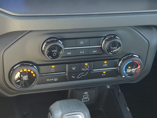 New 2026 Avalanche Gray Ford Base image 28