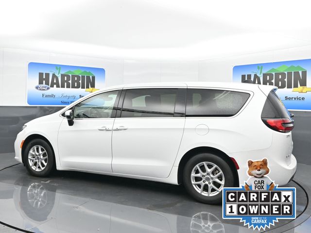 2023 Chrysler Pacifica Touring L photo