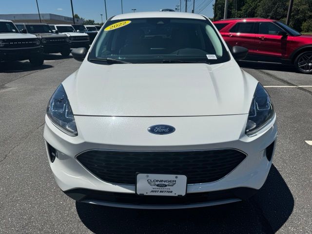 Used 2022 White Ford SE image 2