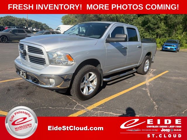 Bright Silver Metallic Clearcoat 2013 RAM 1500 Pickup Truck Four-Wheel Drive 8-Speed Automatic