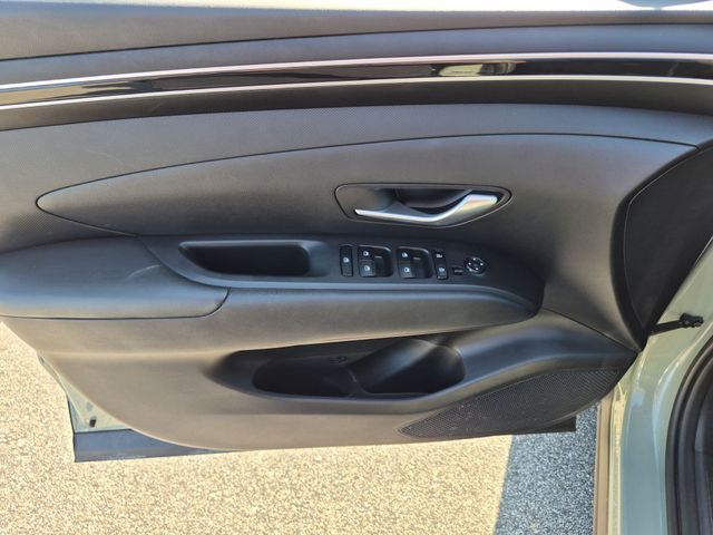 Used 2024 Green Hyundai SE image 12