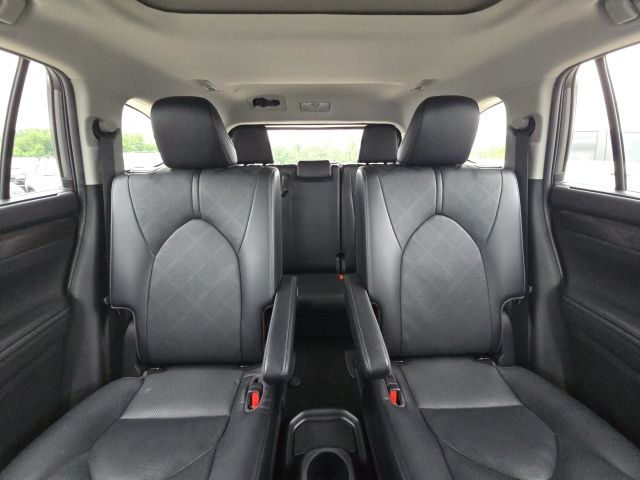 2023 Toyota Highlander Platinum:169299A