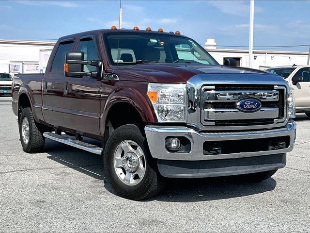 Red 2015 Ford F-250 Super Duty XLT Crew Cab 4WD Pickup Truck Four-Wheel Drive 6-Speed Automatic