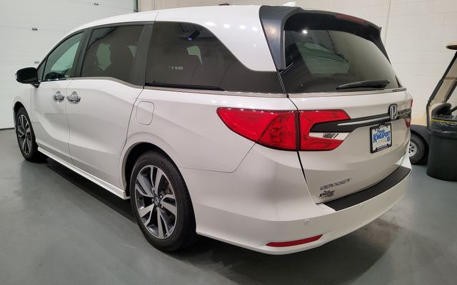 Used 2023 White Honda Touring image 5