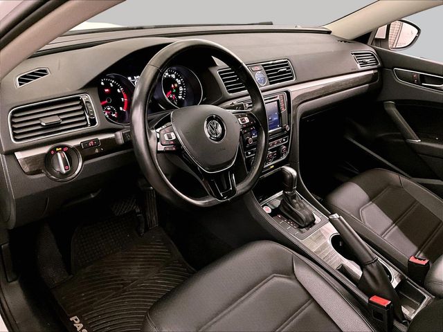 2017 Volkswagen Passat 1.8T SE - 11
