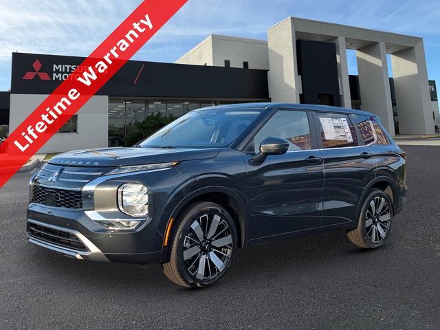 Black Diamond 2026 Mitsubishi Outlander SE FWD SUV / Crossover Front-Wheel Drive Continuously Variable Transmission