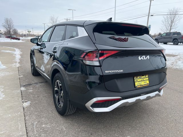 2024 Kia Sportage LX - Fusion Black exterior view 12