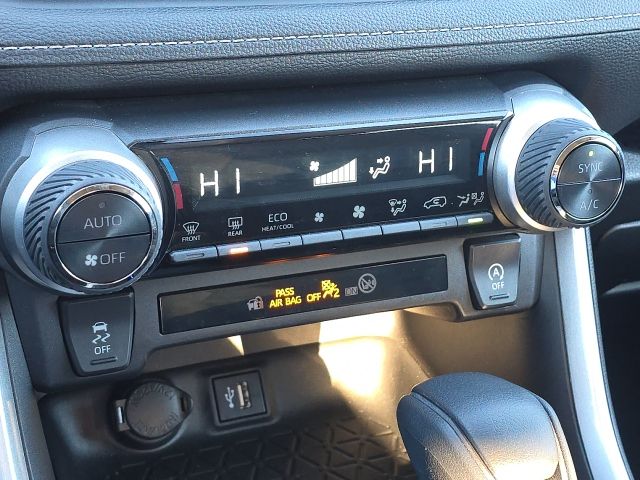 2023 Toyota RAV4 XLE:B02179