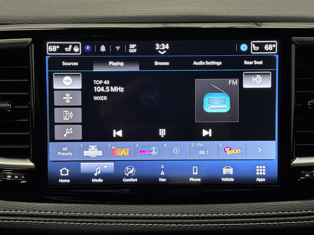 New 2026 Diamond Black Crystal Pearlcoat Chrysler Select image 19