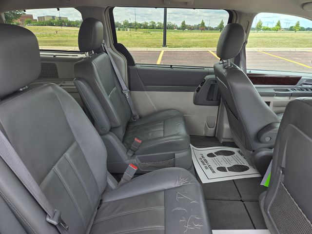 2010 Chrysler Town & Country Touring