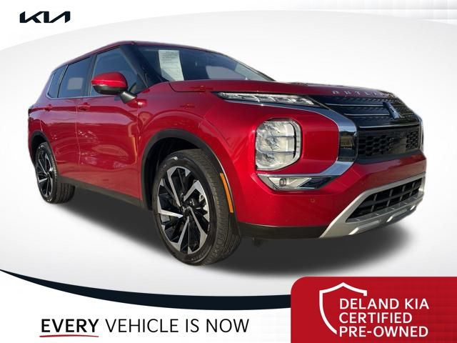 2024 Mitsubishi Outlander SE's photo