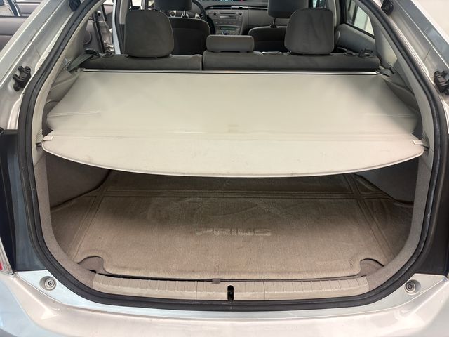 Used 2010  Toyota I image 24