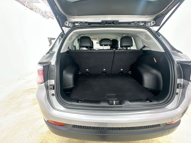 Used 2021 Silver Jeep Latitude image 20