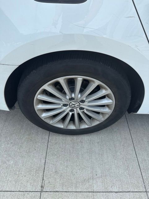 2017 Volkswagen Passat 1.8T SE White at Bob Ruth Ford