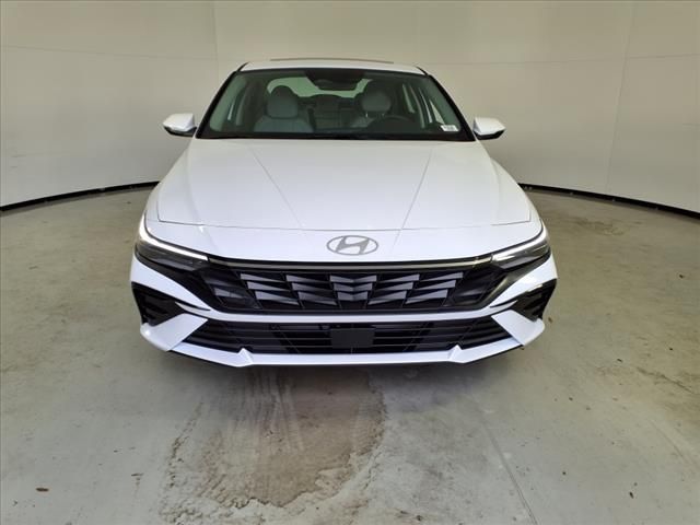 2025 Hyundai Elantra Limited photo